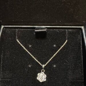 Elegant Silver Flower Pendant Necklace